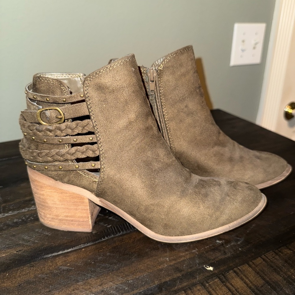 Carlos Ankle Boots